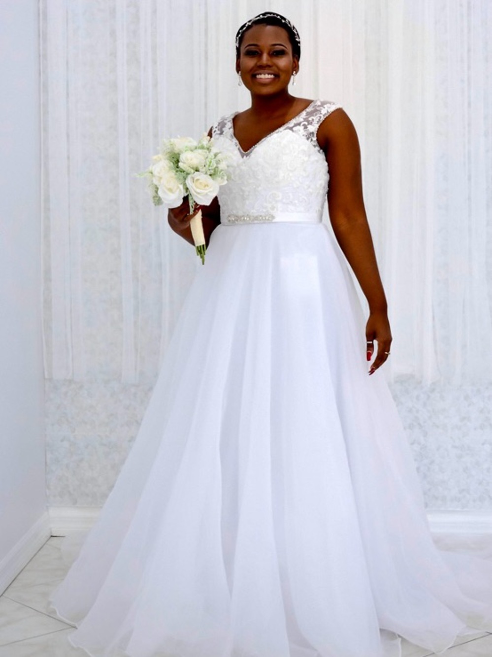 White wedding dress with Lace Bodice and flowy chiffon skirt